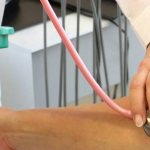 Many doctors still prefer mechanical tonometers to automatic ones.